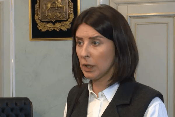 31-летняя глава Киевского облсовета Старикова купила новенький Jaguar стоимостью 1,66 млн грн