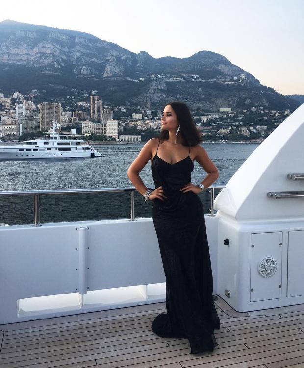 Донька мера Дніпра хвалиться розкішним життям та багатим відпочинком