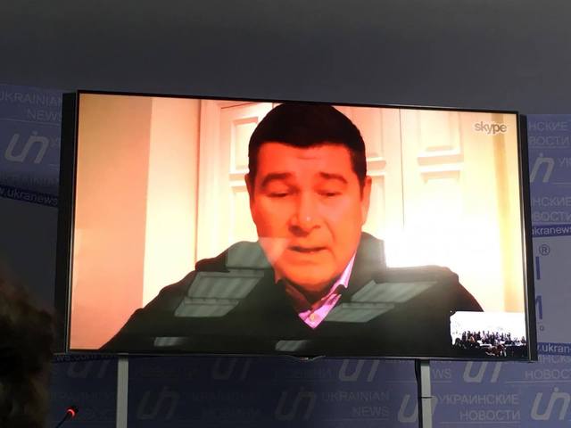 Беглый Онищенко пообещал предоставить доказательства узурпации власти 22 декабря