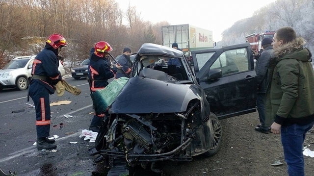 На Франківщині у жахливій ДТП загинула молода жінка