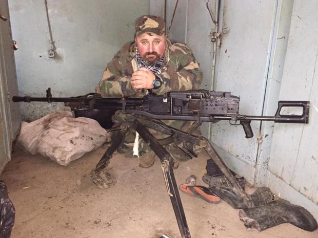 "Этот пулемет "Утёс" теперь наш", - волонтер показав втомленого ветерана з його трофеєм