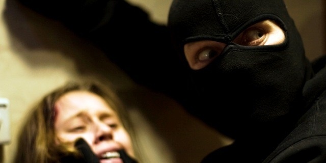 В Киеве неизвестные захватили в заложники троих девушек