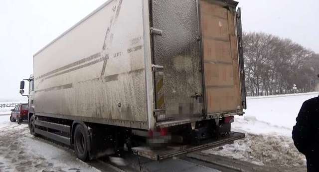 СБУ затримала на Сумщині вантажівку із контрабандними сигаретами з РФ