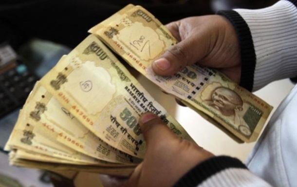 На счет бедной жительницы Индии пришло 15 миллионов долларов