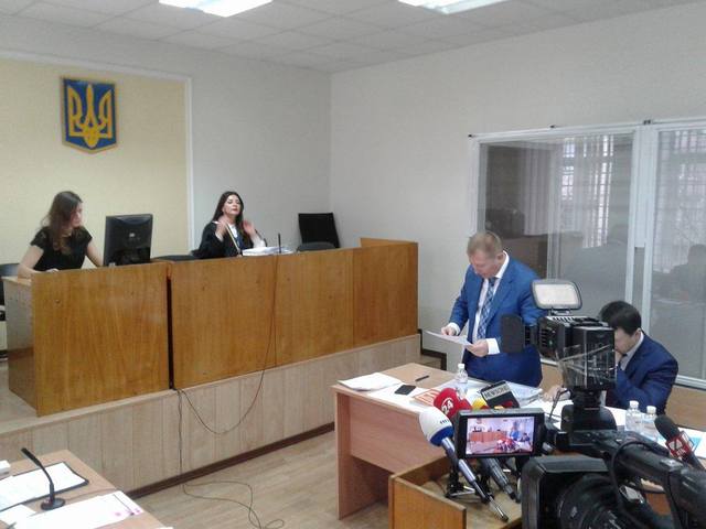 Адвокаты беглого Януковича заявили отвод прокурорам