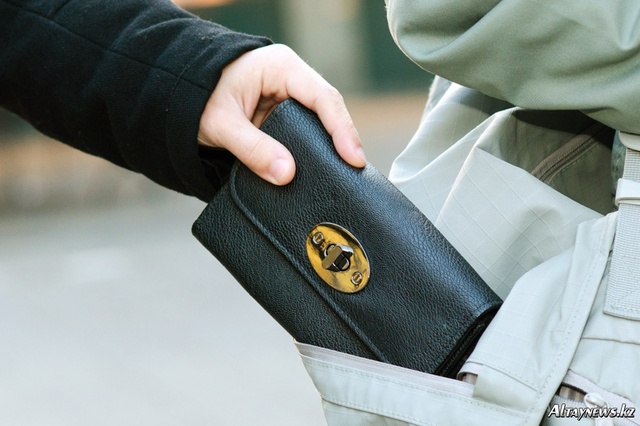 У Києві пограбували депутатку (відео)