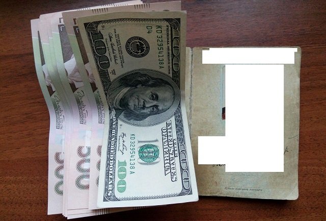 Украинец пытался за взятку провезти на оккупированный Донбасс $60 тысяч