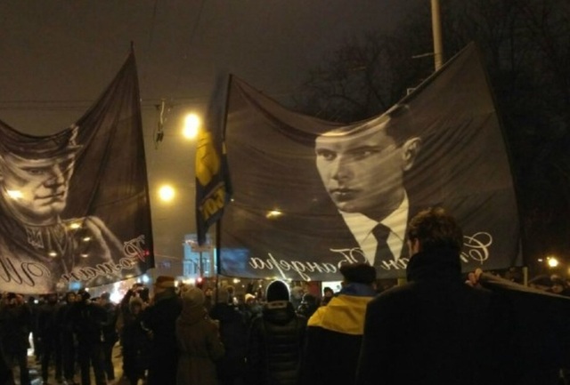 "Смерть ворогам": появились фото факельного шествия в Киеве