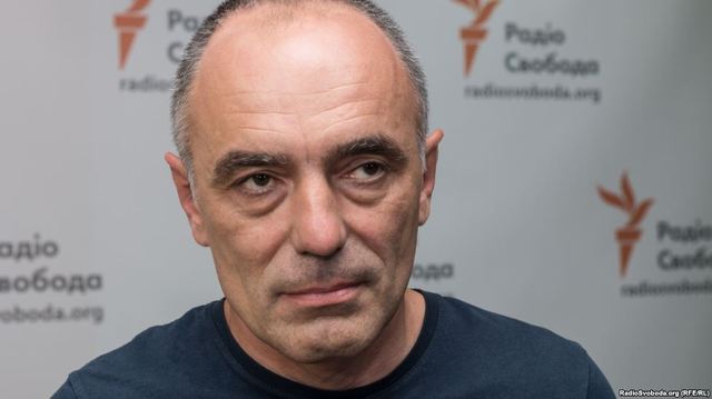 Президент Порошенко, остановите своих псов! - волонтер