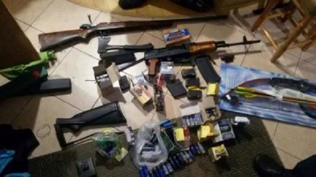 Семейный тиран избил жену и обстрелял полицейских