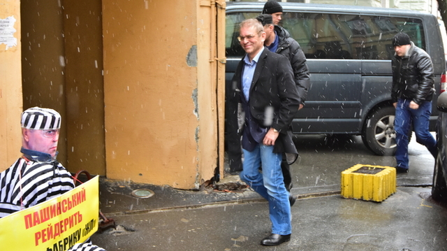 Через день после стрельбы Пашинский улетел на отдых в Альпы