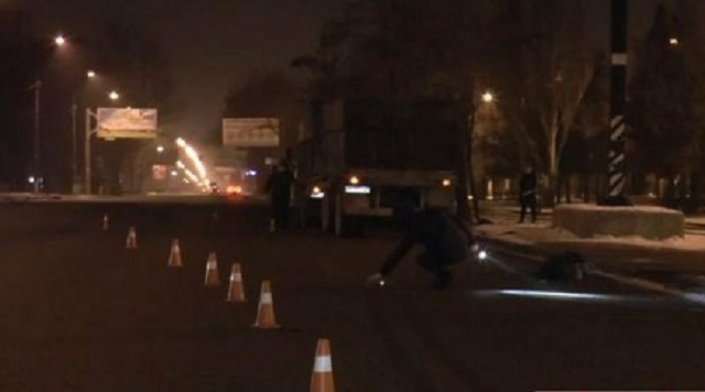 Жуткое ДТП в Николаеве: КамАЗ раздавил раненного мужчину