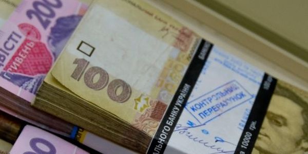 Спасибо за минималку: украинцы беднеют и теряют работу