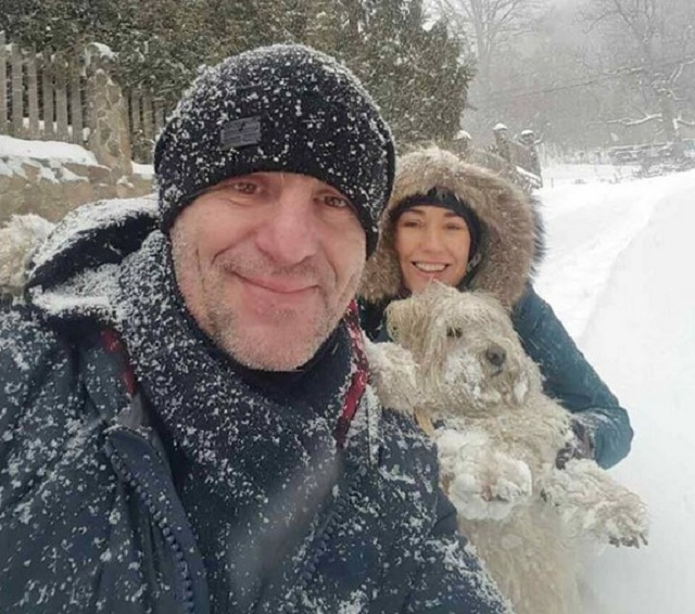 Радника Авакова з жінкою замело в Закарпатті