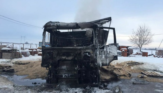 На трассе возле Мукачево сгорел российский грузовик
