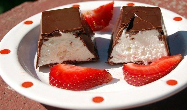 У магазині Львова продають глазуровані сирки з пліснявою. ФОТОФАКТ