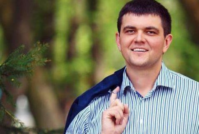 Соратник Яценюка за один день купил три квартиры