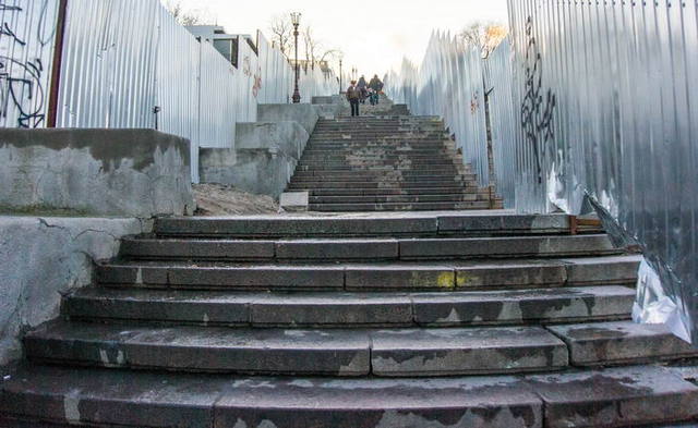 Варварский ремонт Потемкинской лестницы