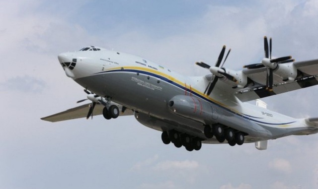 Європейці відмовились, українці - змогли: літак "Антей" приземлився у пустелі в Малі