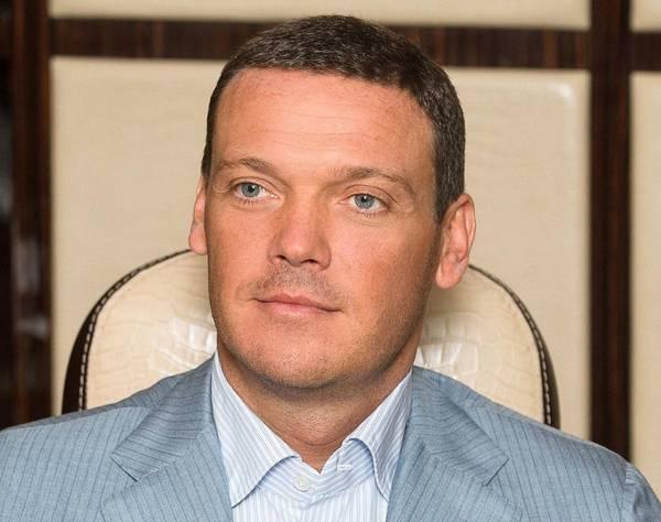 Связанный с хозяевами Платинум Банка "свидетель" решился на "харакири"