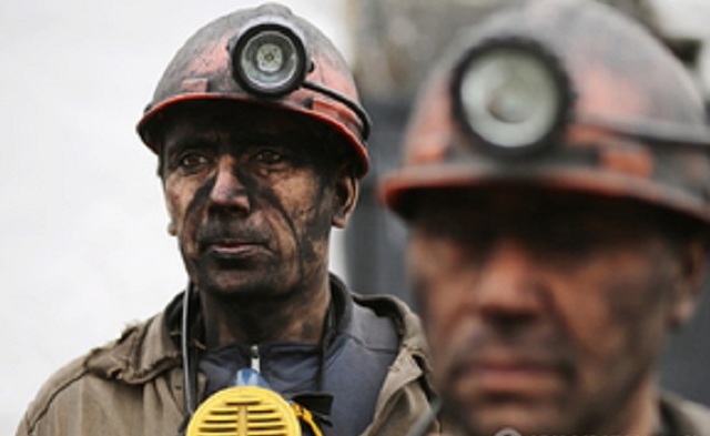 "В стиле Курченко": в Украине закупили для шахтеров фонари с миллионными наценками