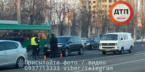 Моторошне ДТП в Києві: авто збило трьох дітей