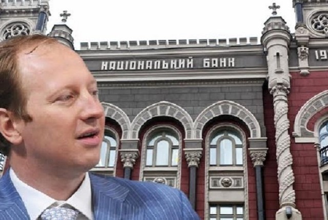 Дядечко занял очередь в ж/д кассу