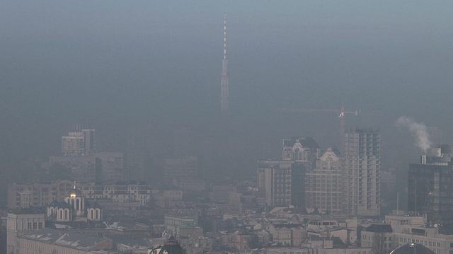Смог в Киеве: уровень загрязнения воздуха вдвое превышает предельно допустимые концентрации