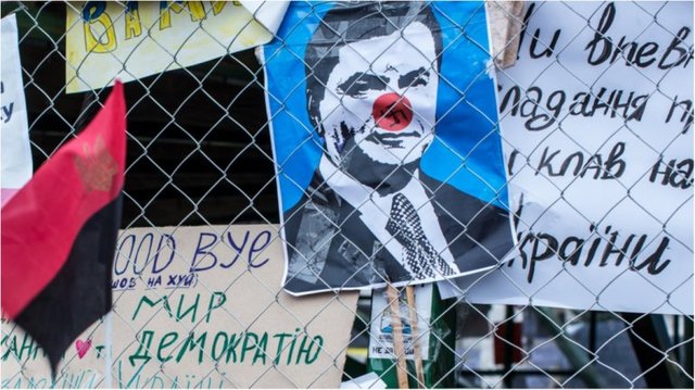 Интерпол может объявить Януковича в международный розыск