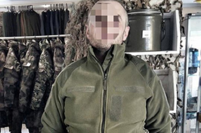 "За б***ей в погонах": в прифронтовом военторге обнаружили обновки украинской армии