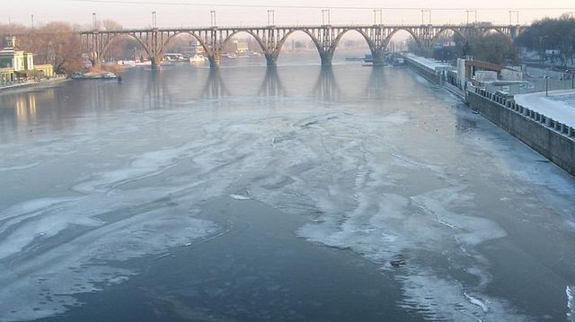 Эксперт: Вода из Днепра насыщена радиоактивным изотопом водорода - тритием