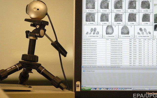 В России планируют снимать отпечатки пальцев у всех иностранцев