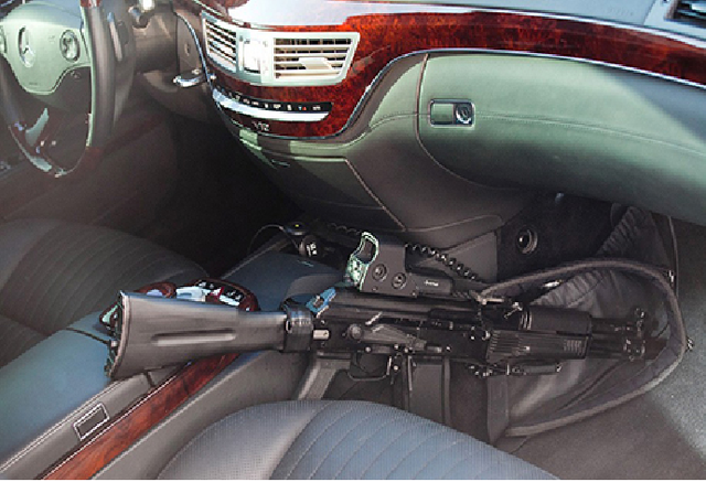 В Киеве пьяный устроил ДТП и угрожал людям оружием