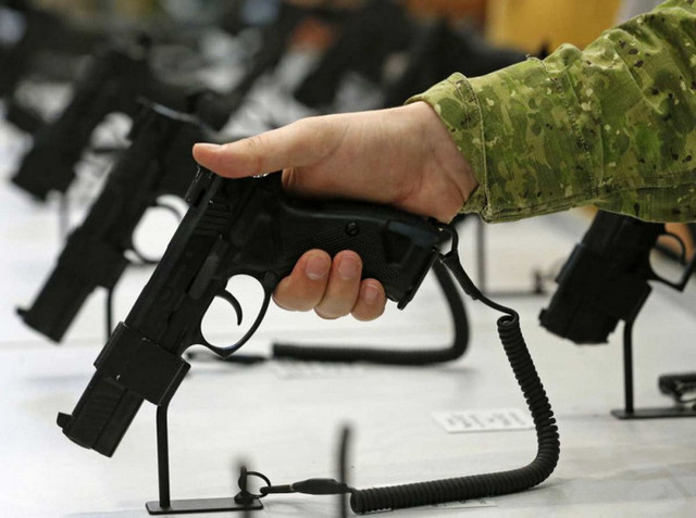 Юрий Бутусов о праве на короткоствольное оружие