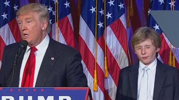 Скандал вокруг поведения сына Трампа на инаугурации получил продолжение