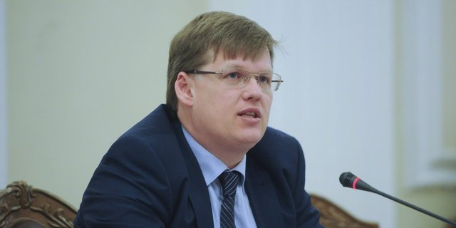 Розенко: половина украинцев скрывается от налогов