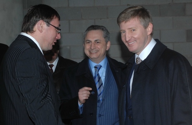 Луценко затягує розслідування справи Януковича?