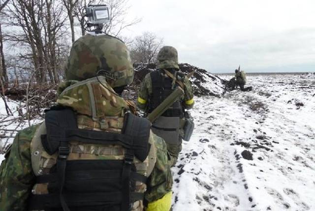 Раненый на Светлодарской дуге военный ВСУ и девушка-медик погибли вследствие обстрела боевиками "скорой" из "Града"