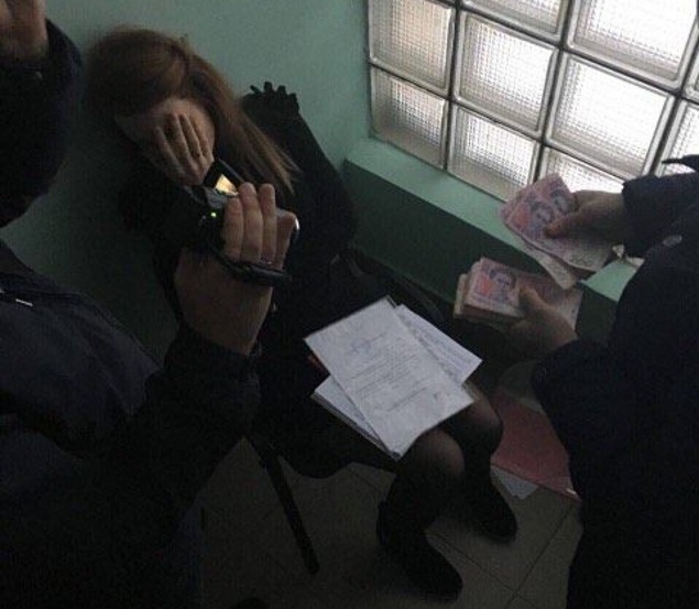 Взяточницу из "земельного" департамента КГГА посадили под "домашний арест"