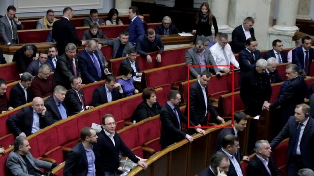 Замглавы фракции "Народный фронт" кнопкодавил за изменения в Уголовный кодекс