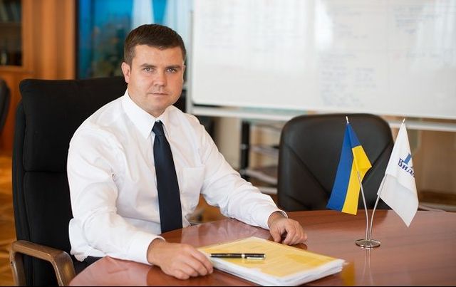 Менеджер госпредприятия Украгаздобыча требует 1 млн дол зарплаты и страховку "премиум-класса" для всей семьи