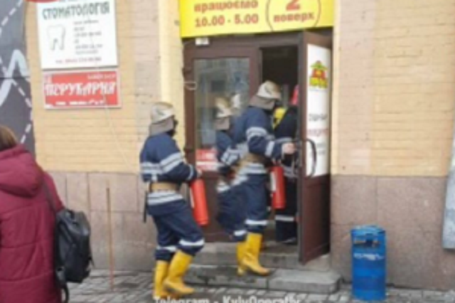 Пожар на Бессарабском рынке в Киеве: спасатели рассказали подробности