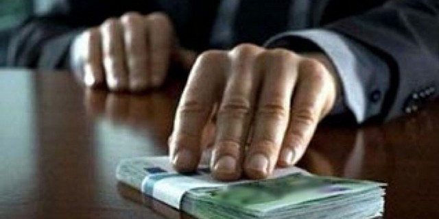 Завкафедрой одесского вуза подозревается во взятках за хорошую оценку