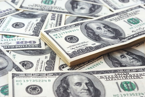 Одесские чиновники от образования присвоили 800 000 за школьные микроскопы