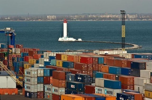 Украина имеет по внешней торговле минус в $3 млрд