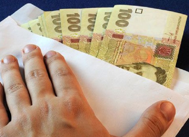 За взятку задержан главный инспектор управления Гоструда в Киевской области