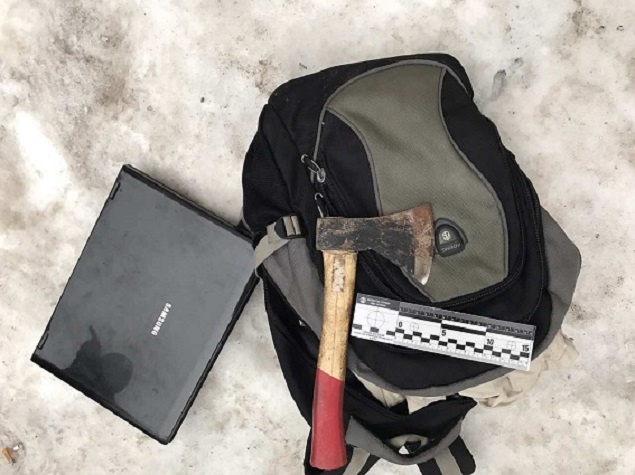 На Оболони задержали “домушников” с топором и “добычей”