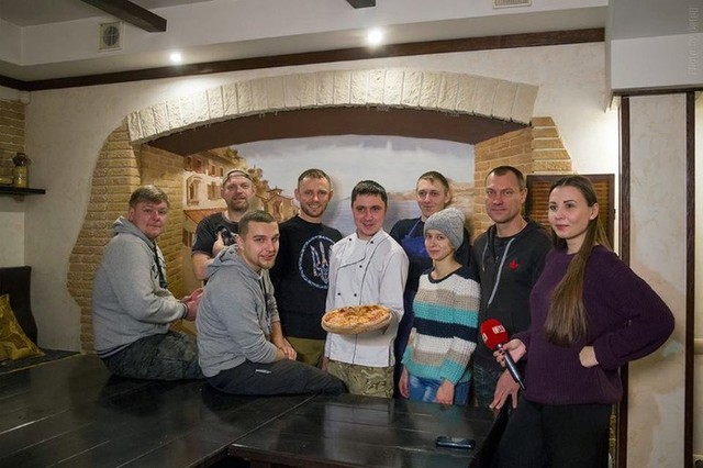 Вінницький АТОвець відкрив піцерію у Дніпрі — страви готують демобілізовані військові
