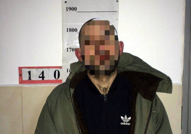 Наркоман с топором бросался на людей в Киеве