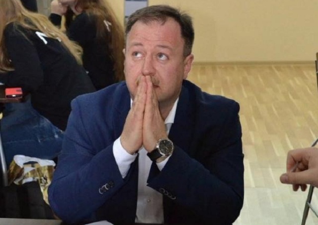 Банкира Граматика из депутатского банка объявили в розыск